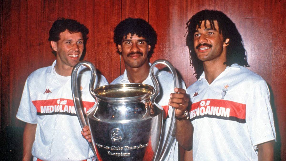 Der Niederländer Frank Rijkaard war ebenfalls ein Teil des Milan Teams, das 1989 und '90 den Landesmeisterpokal gewann. Einen weiteren Landesmeistertitel gewann der in Deutschland vor allem durch seine Spuck-Attacke auf Rudi Völler bei der WM 1990 bekannte Rijkaard mit seinem Jugendverein Ajax Amsterdam (1995)