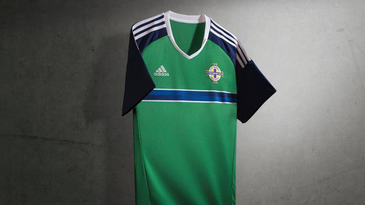 Auch für den deutschen Gruppengegner Nordirland wird die EM in Frankreich zum Debütantenball. Die Jungs aus dem Norden der grünen Insel bestreiten ihre Premiere, wie es sich gehört, überwiegend in Grün...