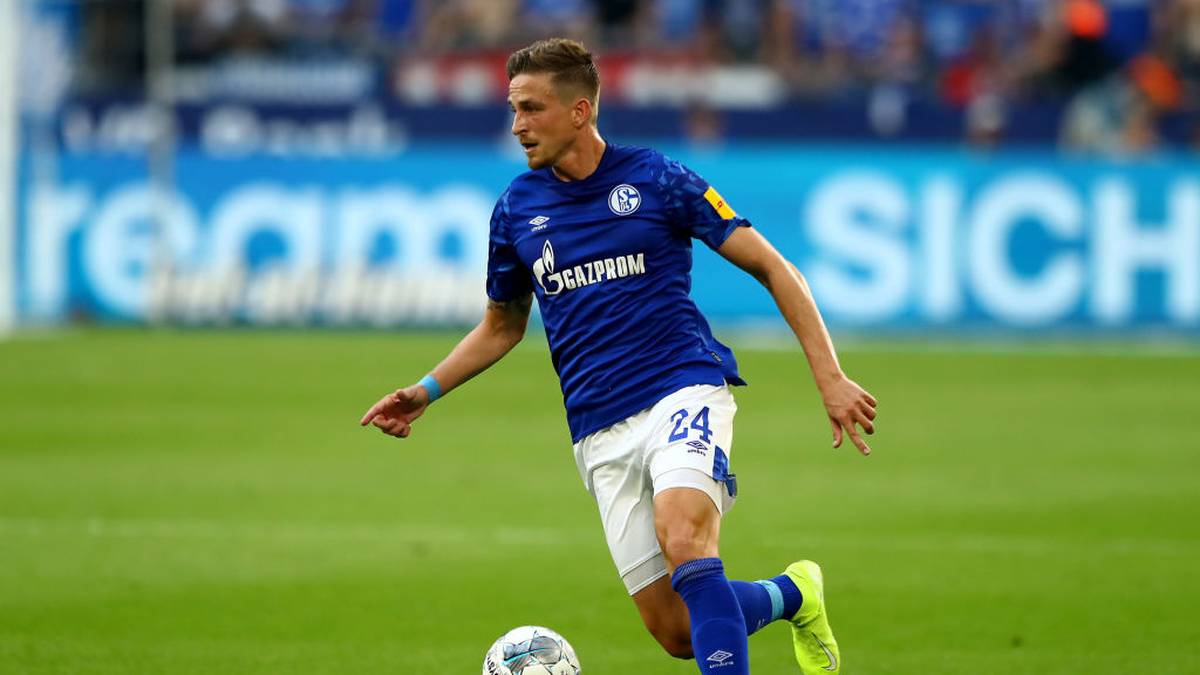 BASTIAN OCZIPKA (Schalke 04): Im Sommer wurde der 19 Jahre junge Juan Miranda als neuer Konkurrent für Linksverteidiger Oczipka von Barca ausgeliehen - doch am Platzhirsch kam der Herausforderer bislang nicht vorbei