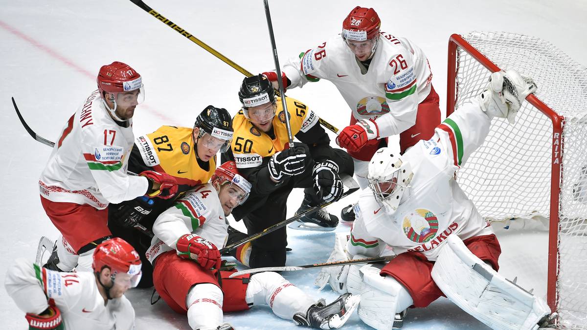 Im fünften Vorrundenspiel trifft Deutschland in St. Petersburg auf Weißrussland. Im ersten Drittel zeigt Deutschland ein sehr zielstrebiges Offensivspiel und es gibt teilweise tumultartige Szenen vor dem Tor der Weißrussen