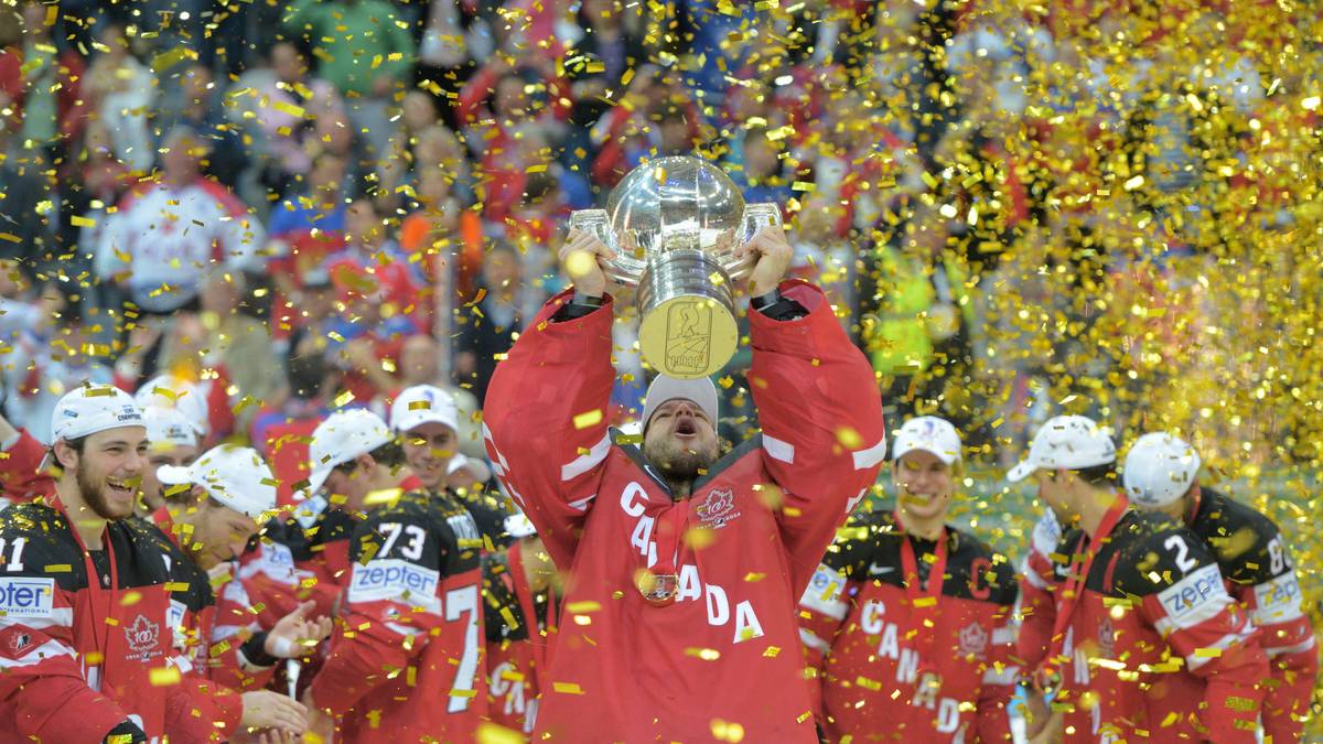 2015 krönen sich die Kanadier mit einem demütigenden 6:1-Finalsieg gegen Russland zum neuen Weltmeister. Eine Scharte, welche die Sbornaja im eigenen Land unbedingt wieder auswetzen will. Doch wie stehen die Chancen und was können sich die Mitfavoriten ausrechnen? SPORT1 nimmt die Medaillenkandidaten der Titelkämpfe unter die Lupe und sagt, was von Marco Sturms DEB-Schützlingen zu erwarten ist