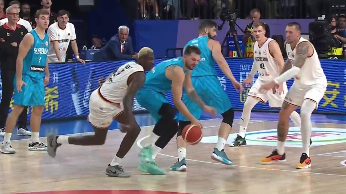 Fünftes Spiel, fünfter Sieg! Die deutsche Mannschaft ist bei der Basketball-WM weiter nicht zu stoppen - und bezwingt auch die bis dahin ungeschlagenen Slowenen um NBA-Superstar Luka Doncic.