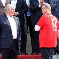 Der bayerische Ministerpräsident Markus Söder hat über die Führungsetage des FC Bayern gesprochen. Problematisch sei aus der Sicht des CSU-Politikers, dass dort inzwischen zu viele Leute mitreden wollen.   