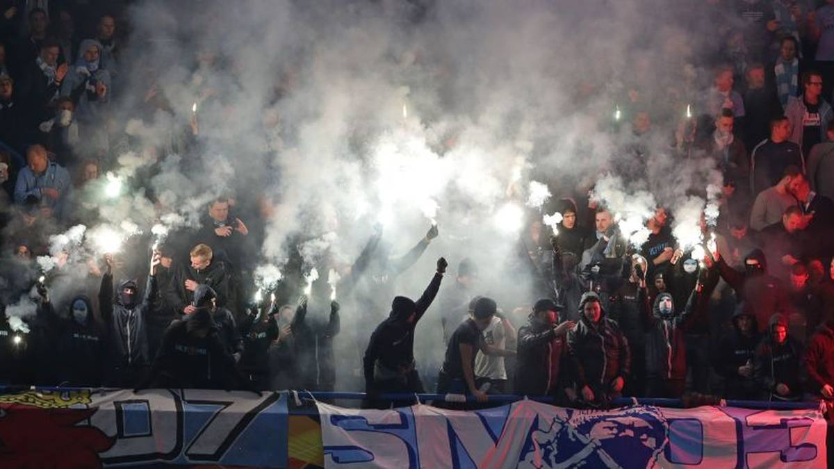 Viele Fans aus Malmö konnten nicht verstehen, dass ausgerechnet ihr Idol in den Rivalen investiert. Ein Fan-Vertreter äußerte sich zum Wechsel im schwedischen Portal "Fotbollskanalen": "Manche von uns sind enttäuscht, manche sind sauer und manche finden es idiotisch"