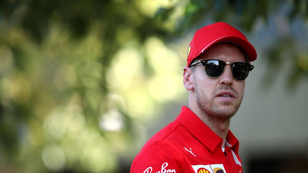 Wegen der weltweiten Corona-Pandemie muss der für den 15. März geplante Start in Melbourne auf unbestimmte Zeit verschoben werden. Mitten in der Phase der Ungewissheit verkündet Vettel dann im Mai seinen Abschied von Ferrari nach der Saison 2020. 