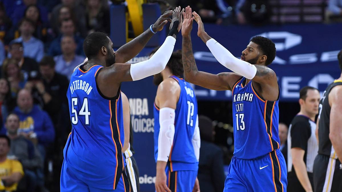 Während George (r.) eine ordentliche Saison spielte, haderte Anthony oft mit seinem Wurf. Dennoch gibt es an der Offensiv-Power von OKC wenig Zweifel. Zum Verhängnis im Playoff-Kampf könnte Oklahoma dagegen die nicht immer stabile Defense werden. PLAYOFF-PROGNOSE: 3:4-Niederlage gegen die Utah Jazz