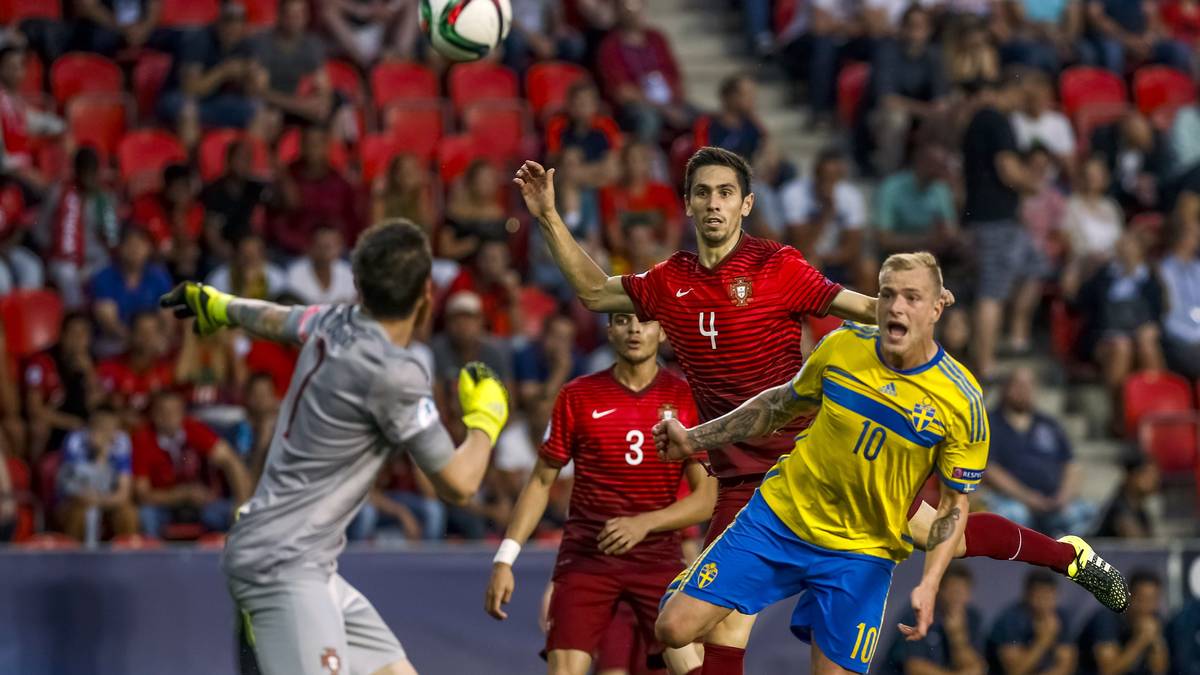 Denn Portugal hat zwar deutlich mehr Ballbesitz, doch mit zunehmender Spieldauer kämpfen sich die Schweden immer mehr in die Partie. Zur Pause bleibt es dennoch beim 0:0