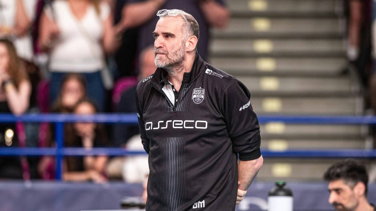 Volleyballer testen gegen Nachbarland