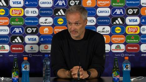 Nach dem bitteren Halbfinal-Aus gegen Spanien richtet Bundestrainer Christian Wück den Blick nach vorne - und fordert eine bessere Ausbildung der Nachwuchstalente.
