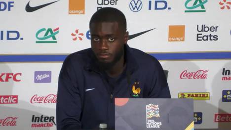 Dayot Upamecano äußert sich über den neuen FCB-Trainer Vincent Kompany. Der Innnenverteidiger lobt den Belgier, von dem er viel lernt und aktuell "viele Fortschritte" macht.