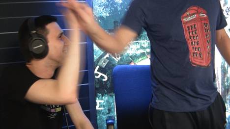 Gabriel Clemens gelingt gegen Jim Williams ein furioses Comeback. Dabei gehen die SPORT1 Kommentatoren richtig aus dem Sattel.