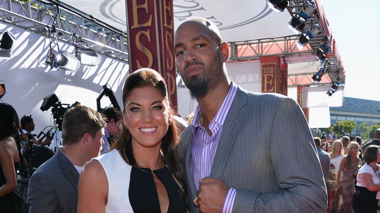 Hope Solo und Jerramy Stevens
