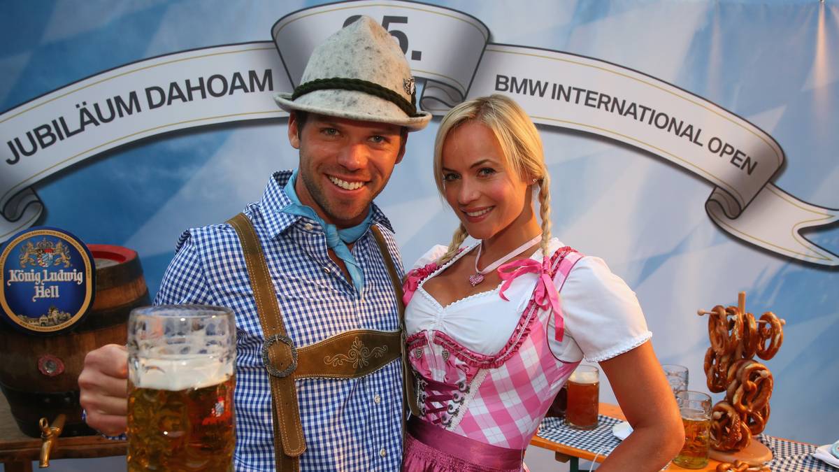 Pollyanna Woodward und Paul Casey mögen es bayerisch! Hier zeigt Woodward sich bei den BMW International Open in München im Dirndl