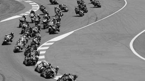 Bei einem Motorradrennen in Spanien starb ein junger Fahrer. 