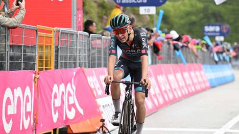 Lennard Kämna macht in der Giro-Wertung Boden gut