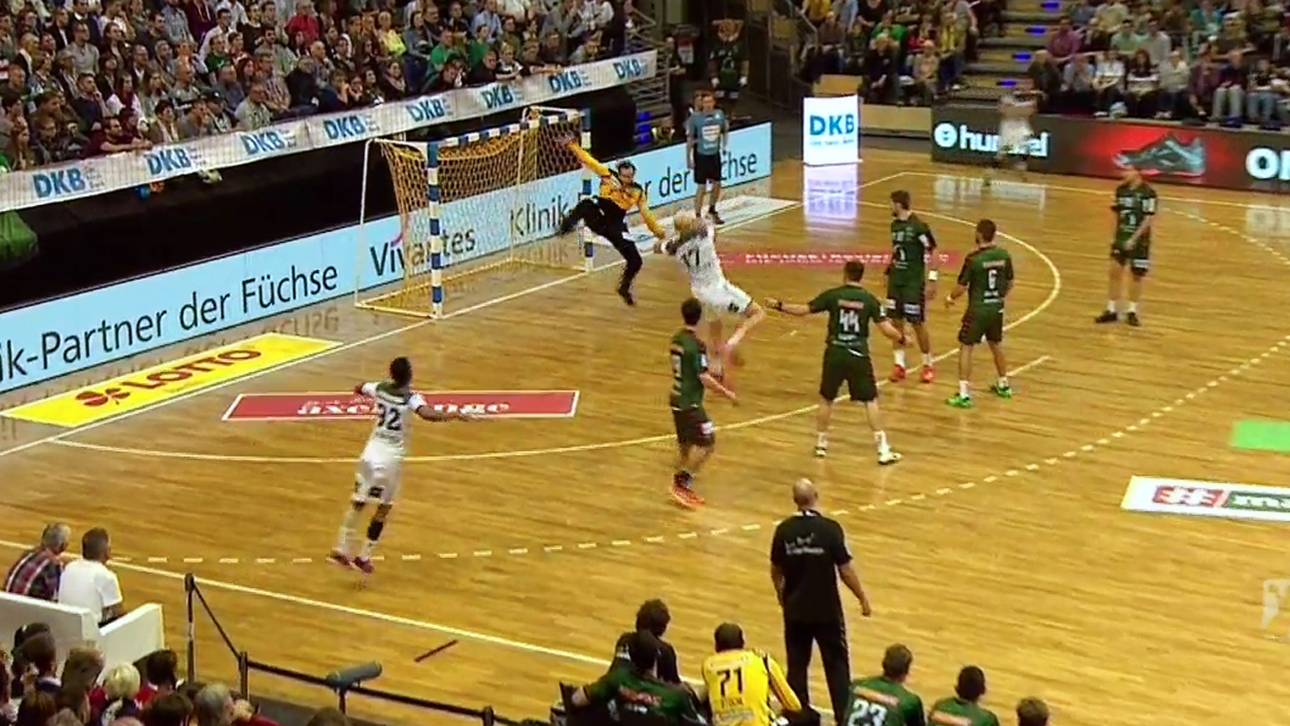 Kiel stürzt Füchse von der Spitze