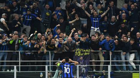 Inter Mailand gewinnt auch das Halbfinal-Rückspiel gegen den Stadtrivalen AC Mailand und zieht ins Champions-League-Finale ein. Ein fieser Tritt sorgt für Wirbel.