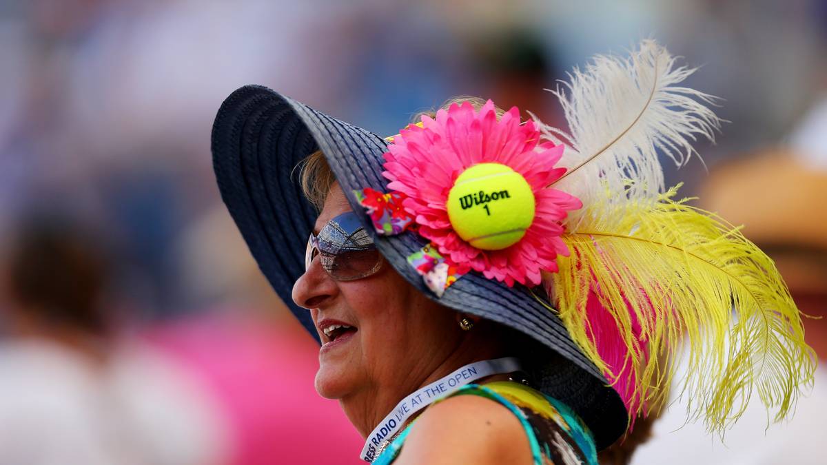 Diese schrille Dame drückt dem Schweizer Stan Wawrinka die Daumen
