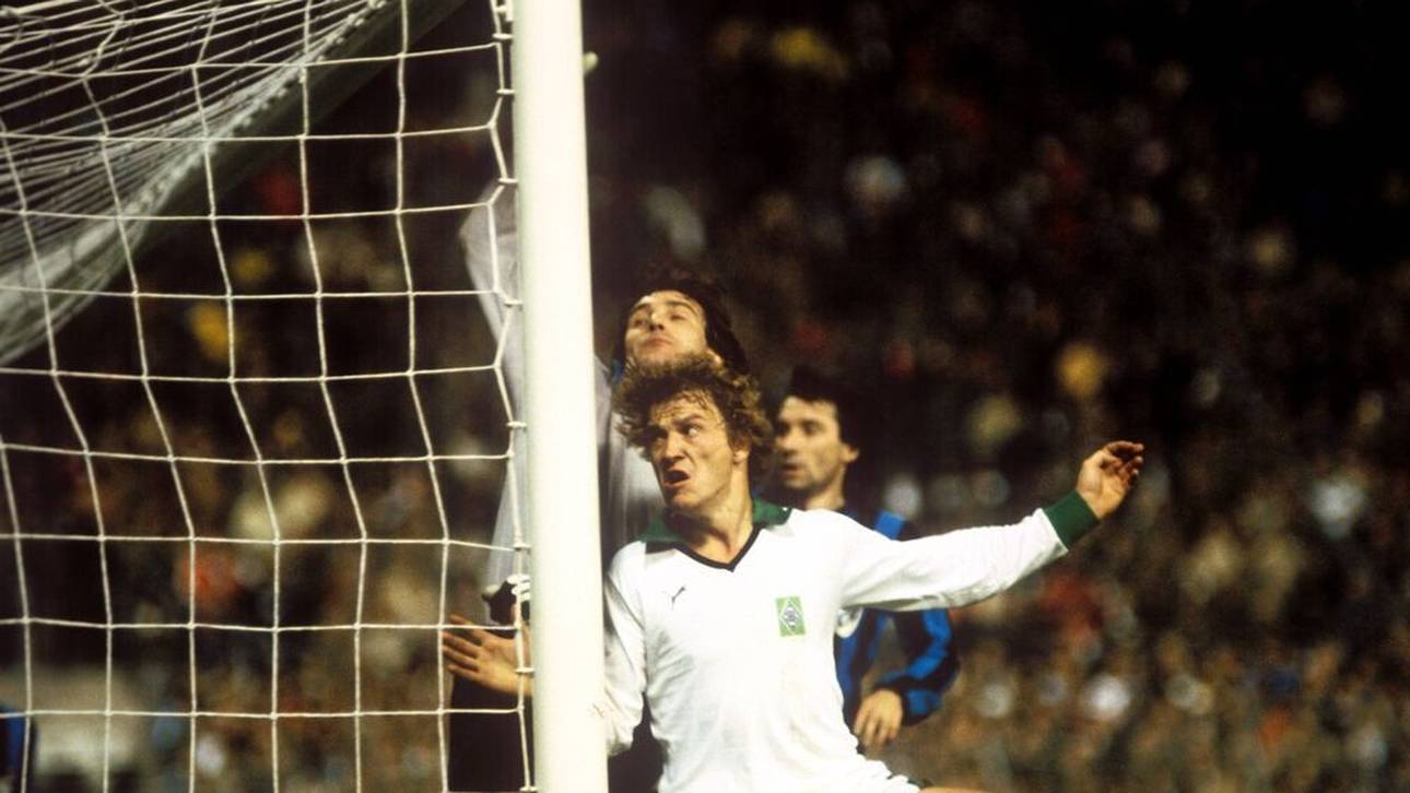 Harald Nickel gegen Torwart Ivano Bordon