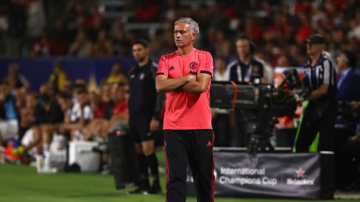 PLATZ 15 - MANCHESTER UNITED: Die Red Devils laufen ihren Ansprüchen hinterher. Jose Mourinho ist nach dem schwächsten Saisonstart seit 1989 angezählt. Zum CL-Start siegte er mit seinem Team souverän in Bern, aber gegen den FC Valencia darf sich ManUnited ebenfalls keinen Ausrutscher erlauben