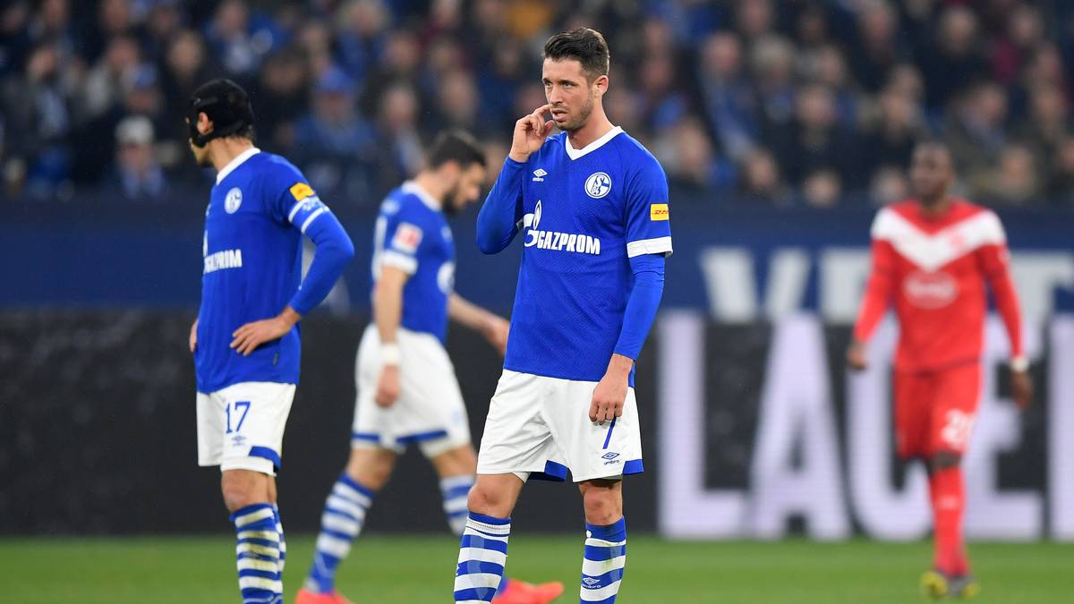 Revierderby: Schalke 04 ohne Quintett beim BVB, Schalkes Mark Uth fällt für das Revierderby am Samstag aus