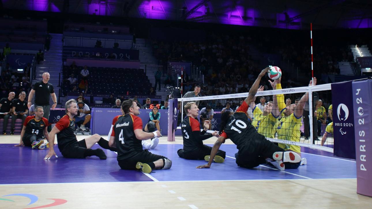 Sitzvolleyballer im Halbfinale