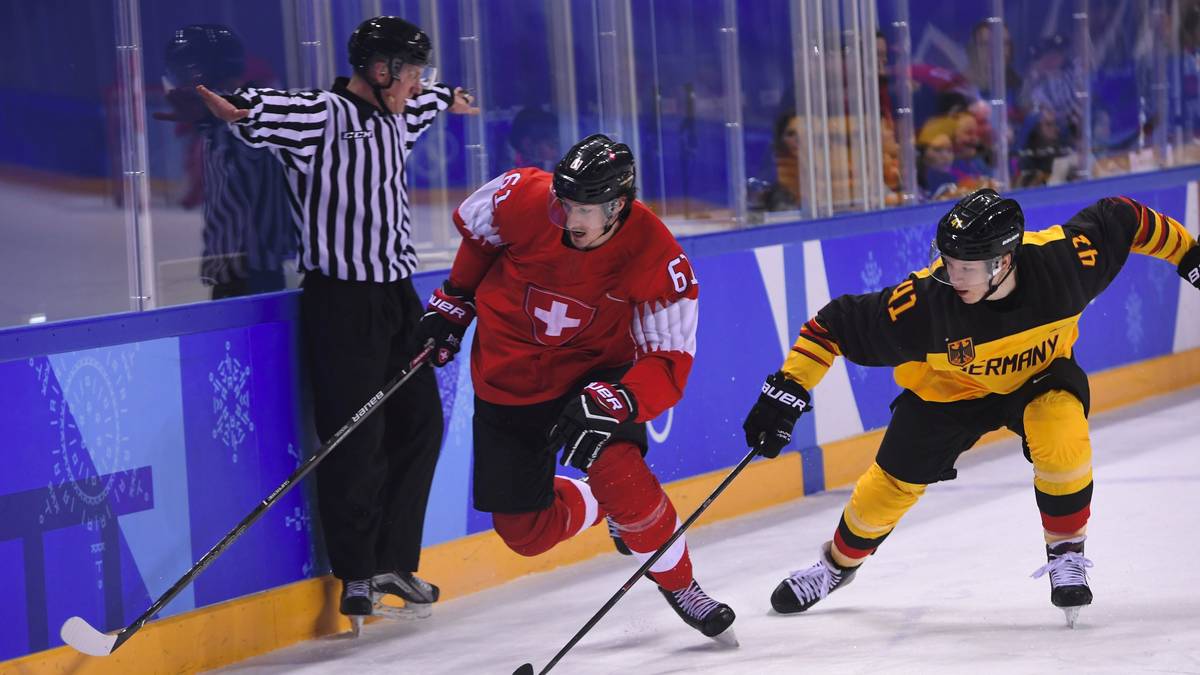 JONAS MÜLLER (22, Eisbären Berlin): Er ist einer der Jungspunde im deutschen Team und nicht verwandt mit Namensvetter Moritz. Bereits seit vier Jahren steht er bei den Berlinern unter Vertrag