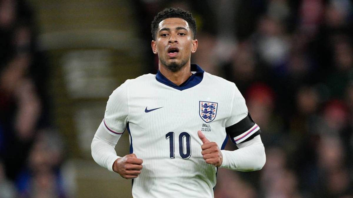 England (Heim) - Ausrüster: Nike - Die Engländer mit Jude Bellingham haben analog zu Deutschland weiße Heimtrikots. 