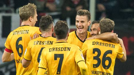 Fortuna Duesseldorf v SG Dynamo Dresden - Second Bundesliga