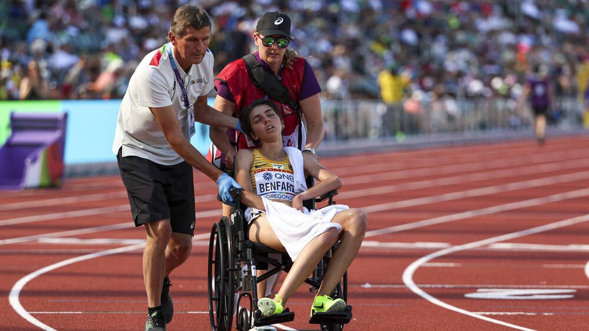 Sara Benfares brach nach dem 5000m-Zieleinlauf zusammen 