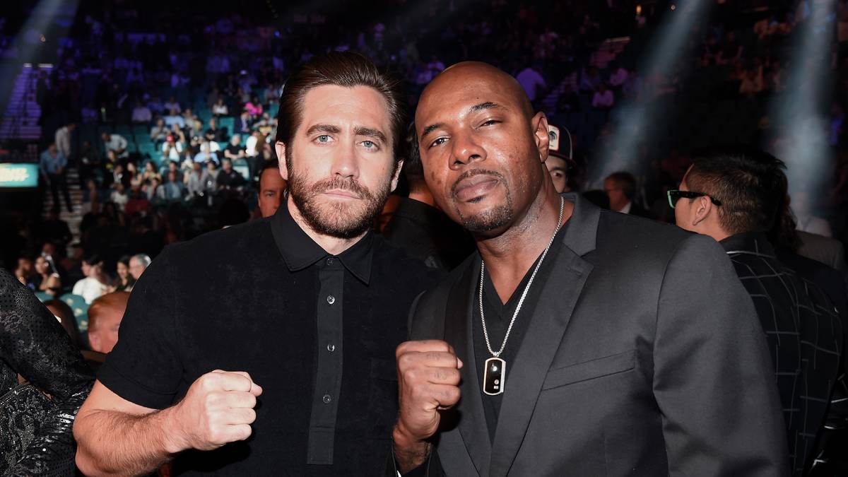Natürlich ist in Vegas jede Menge Prominenz am Ring versammelt: Schauspieler Jake Gyllenhaal (l.) und Antoine Fuqua, Regisseur von dessen jüngstem Boxerfilm "Southpaw"
