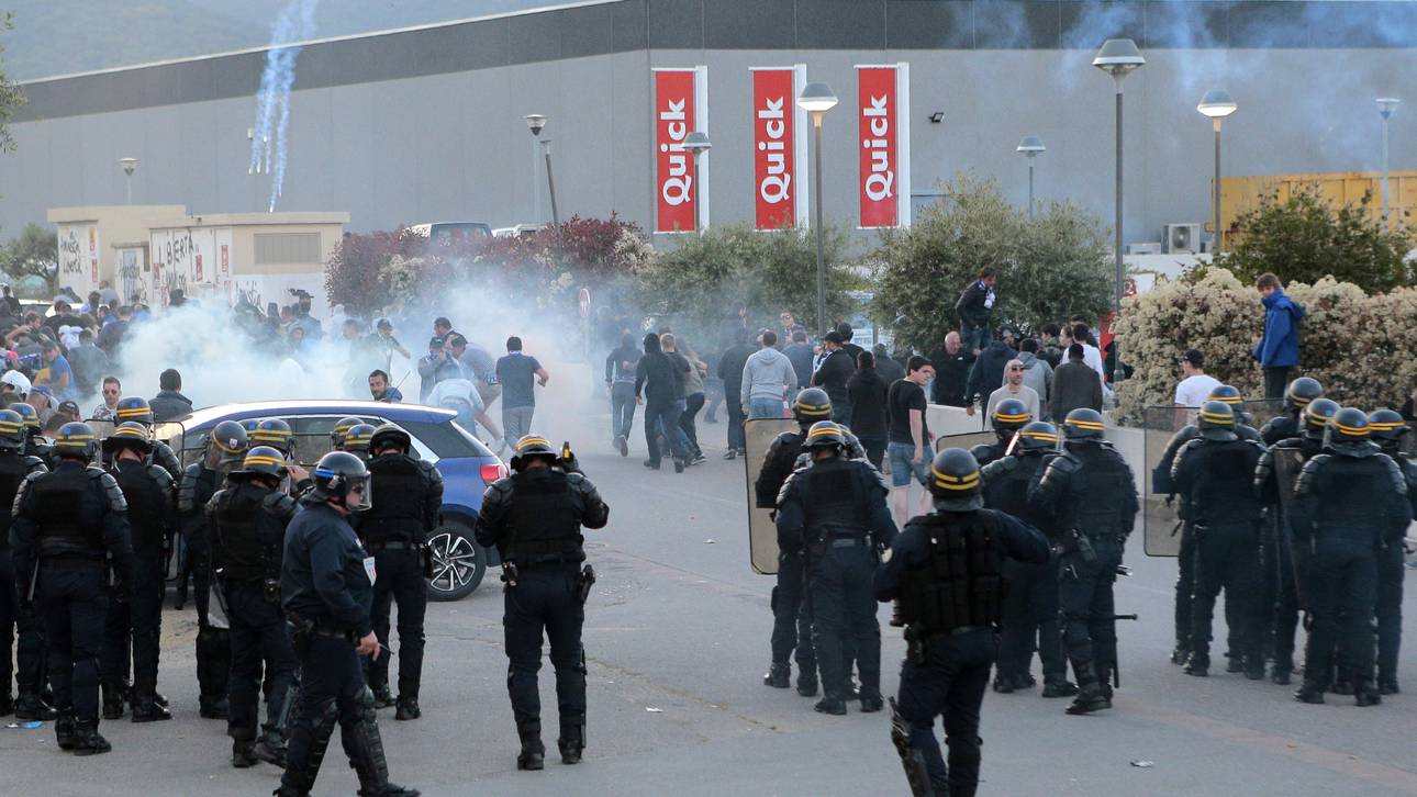FBL-FRA-LIGUE1-BASTIA-LYON-FAN-VIOLENCE