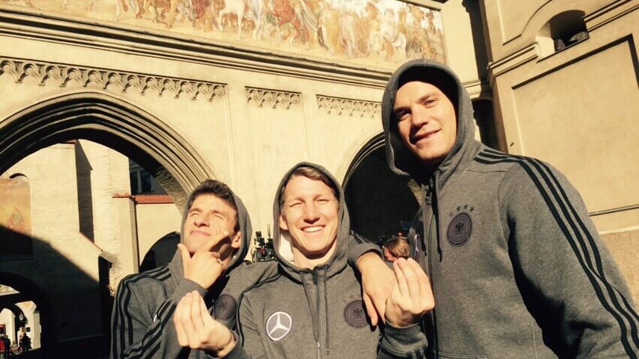 Schweinsteiger besucht alte Kumpel