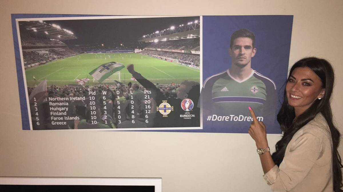 ...nun feuert sie ihren Angetrauten bei der EM an. 