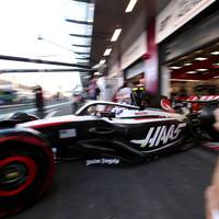 Haas-Pilot Nico Hülkenberg peilt beim Formel 1 Grand Prix in Saudi-Arabien die Top Ten an. Gut vorbereitet fühlt er sich auch wegen einer besonderen Hilfe von Ferrari.  