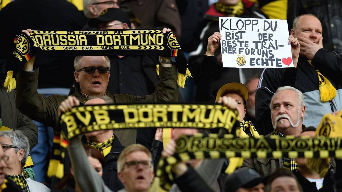 "Klopp, du bist der beste Trainer für uns." Die Fans des BVB wollen den baldigen Abschied ihres Idols noch nicht wahrhaben