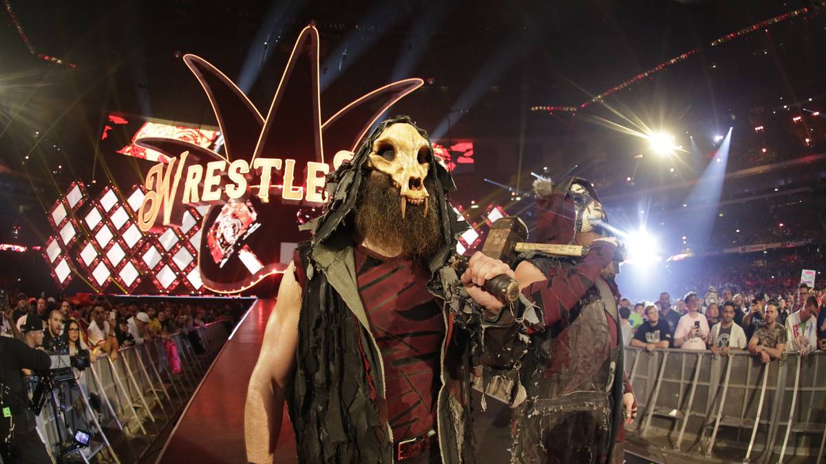 Man möchte ihnen nicht zwingend im Dunkeln begegnen: Die Bludgeon Brothers Harper und Rowan besiegen die Usos und The New Day und sind neue Tag Team Champions bei SmackDown