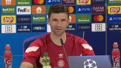 Eine Instagram-Seite produziert einen KI-Clip, in dem Thomas Müller neben Jürgen Klopp sitzt und einen Vertrag bei RB Leipzig unterschreibt. Nun äußert sich Müller selbst zu dem Video.