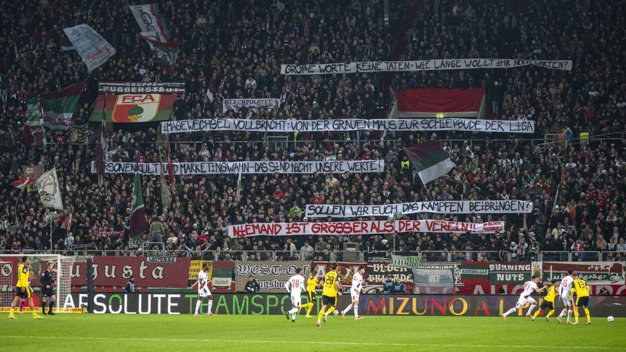 Augsburger Fans mit Kritik an Sandro Wagner