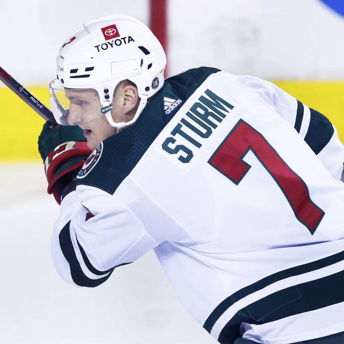 NHL-Playoffs Nico Sturm und Colorado Avalanche starten mit Sieg gegen die St