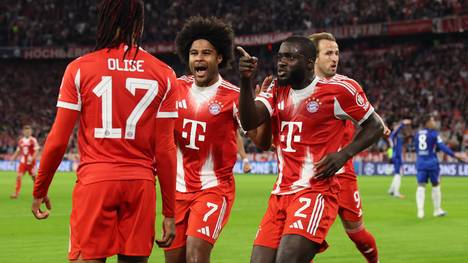 Beim FC Bayern wird heiß über die auslaufenden Verträge diskutiert. Und auch hinter Harry Kane steht noch ein Fragezeichen.