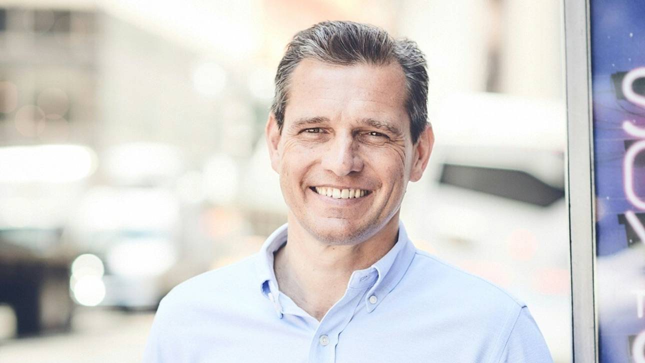 DOG ehrt Michael Mronz: Plakette für besondere Leistungen