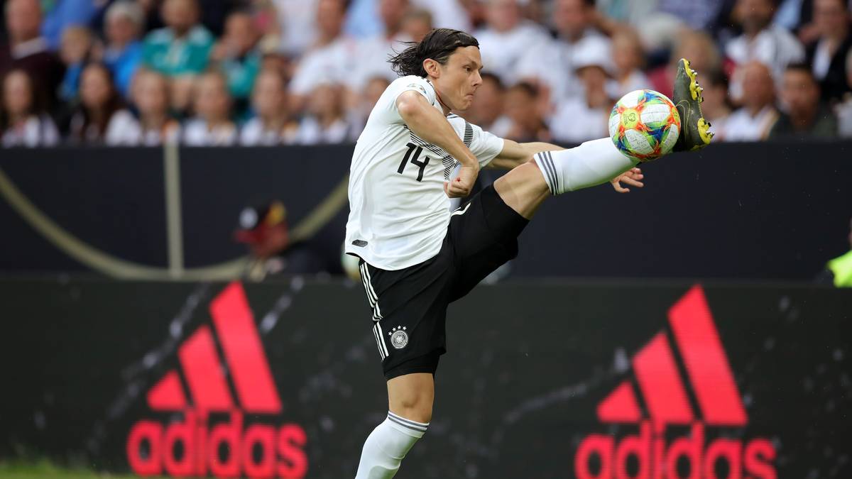 NICO SCHULZ: Der künftige Dortmunder hatte als Linksverteidiger in der Abwehrarbeit keine Probleme. Im Spiel nach vorne stets anspielbar, viel unterwegs, blieb aber ohne direkte Torbeteiligung. Machte zur zweiten Hälfte Platz für Marcel Halstenberg. SPORT1-Note: 3