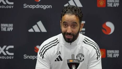 Vor dem Premier League Spitzenspiel gegen Liverpool erinnert ManU-Coach Ruben Amorim an die Geschichte beider Klubs. Die beiden Vereine waren in der Vergangenheit sehr erfolgreich. Mittlerweile kann Manchester United aber nicht mehr mit dem Niveau von Liverpool mithalten.