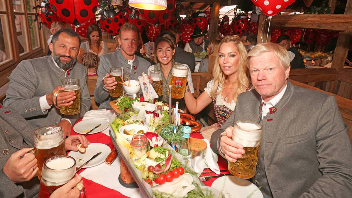 Julian Nagelsmann und die Bayern-Bosse: Gute Laune sieht anders aus