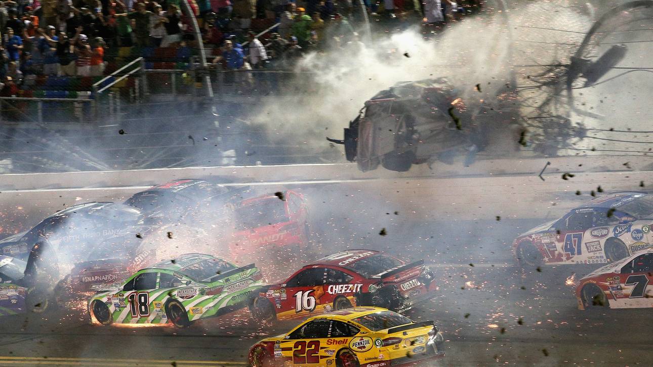 Schwerer Unfall in NASCAR-Serie