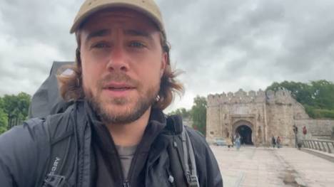 Freiburg-Fan Lauri trampt zum Europa League Finale in Istanbul und erfüllt sich damit einen Traum.