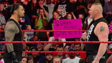 Roman Reigns (l.) und Brock Lesnar sahen sich bei WWE Monday Night RAW wieder