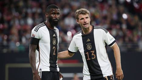 Für das Testspiel gegen den Oman muss Bundestrainer Hansi Flick auf Thomas Müller und Antonio Rüdiger verzichten.