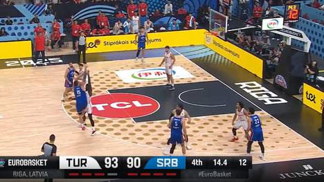Die Highlights der Partie Türkei - Serbien bei der FIBA EuroBasket 2025 im Video.